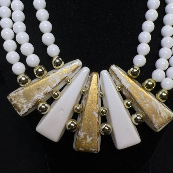 Vintage Gold Tone And White Triple Strand Beaded Necklace (311) - Picture 5 of 7